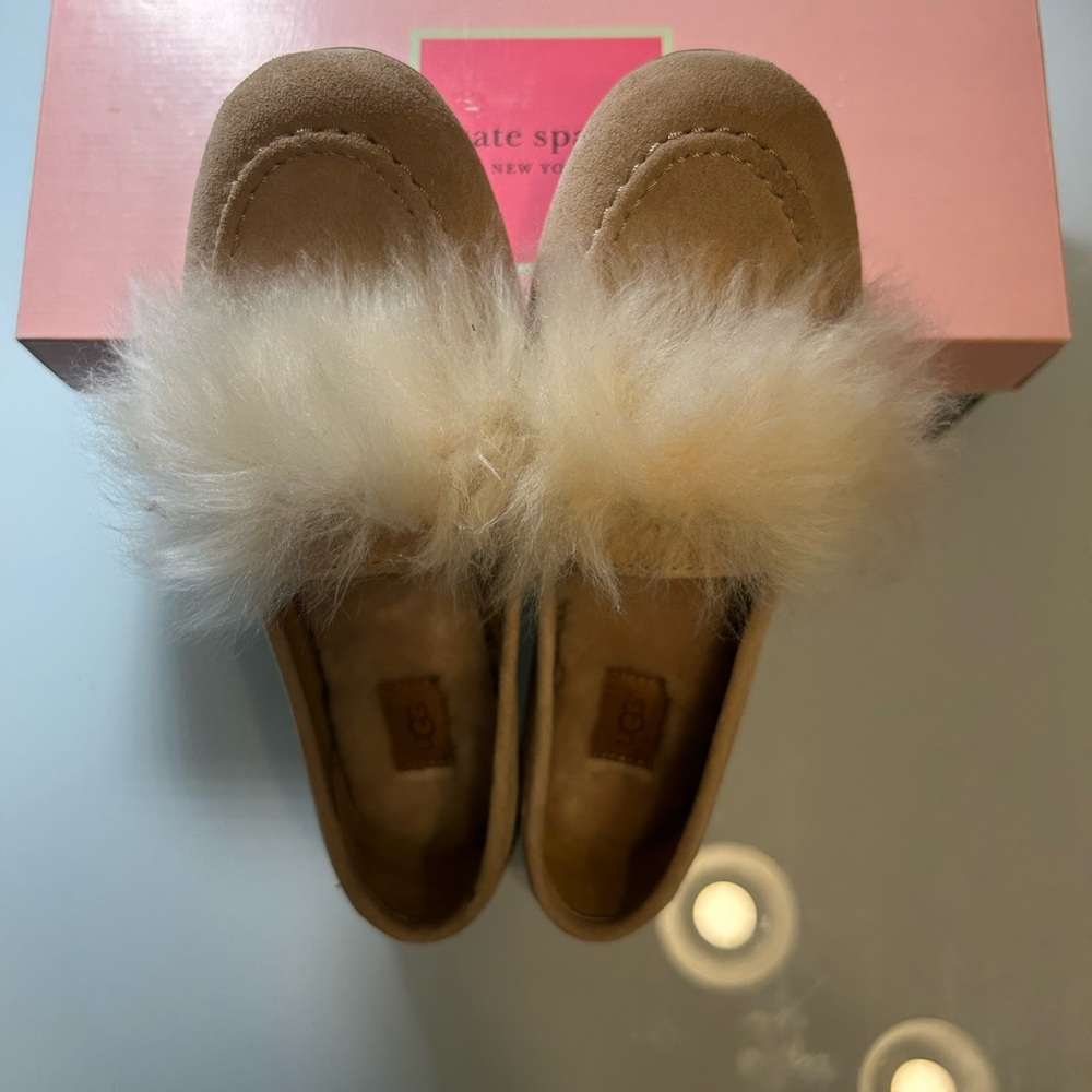 UGG Tan Slippers with Cream Fur Trim
